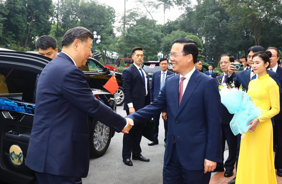Chủ tịch nước Võ Văn Thưởng đón Tổng Bí thư, Chủ tịch nước Trung Quốc Tập Cận Bình. (Ảnh: Lâm Khánh/TTXVN)