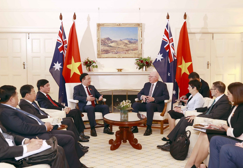 Chủ tịch Quốc hội Vương Đình Huệ hội kiến Toàn quyền Australia David Hurley và Phu nhân. (Ảnh: Doãn Tấn/TTXVN)