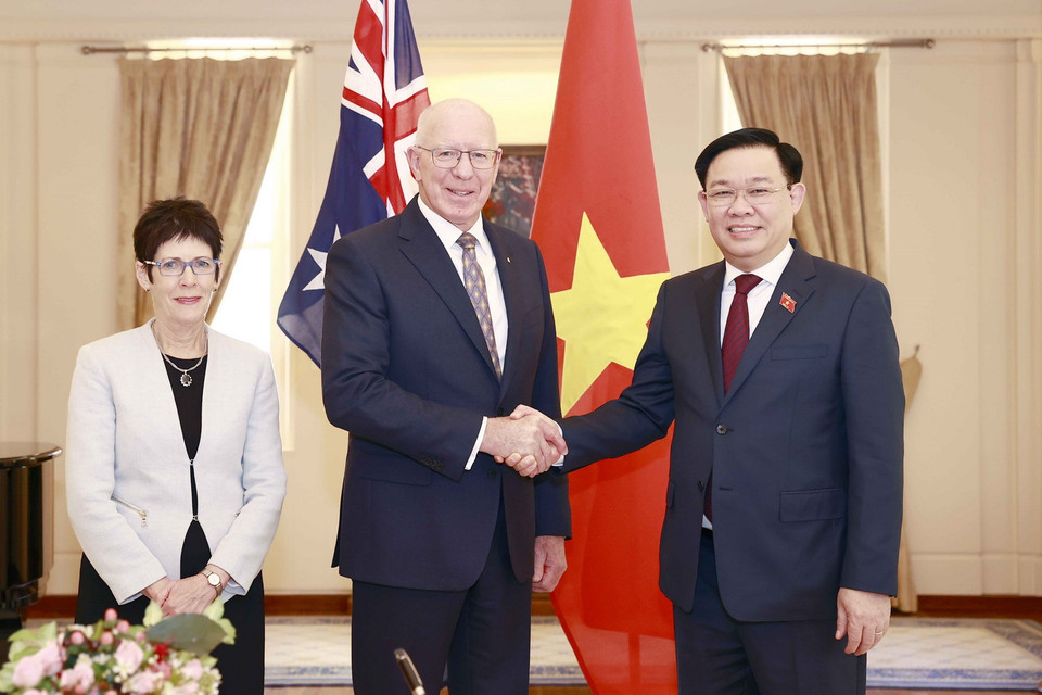 Chủ tịch Quốc hội Vương Đình Huệ hội kiến Toàn quyền Australia David Hurley và Phu nhân. (Ảnh: Doãn Tấn/TTXVN)