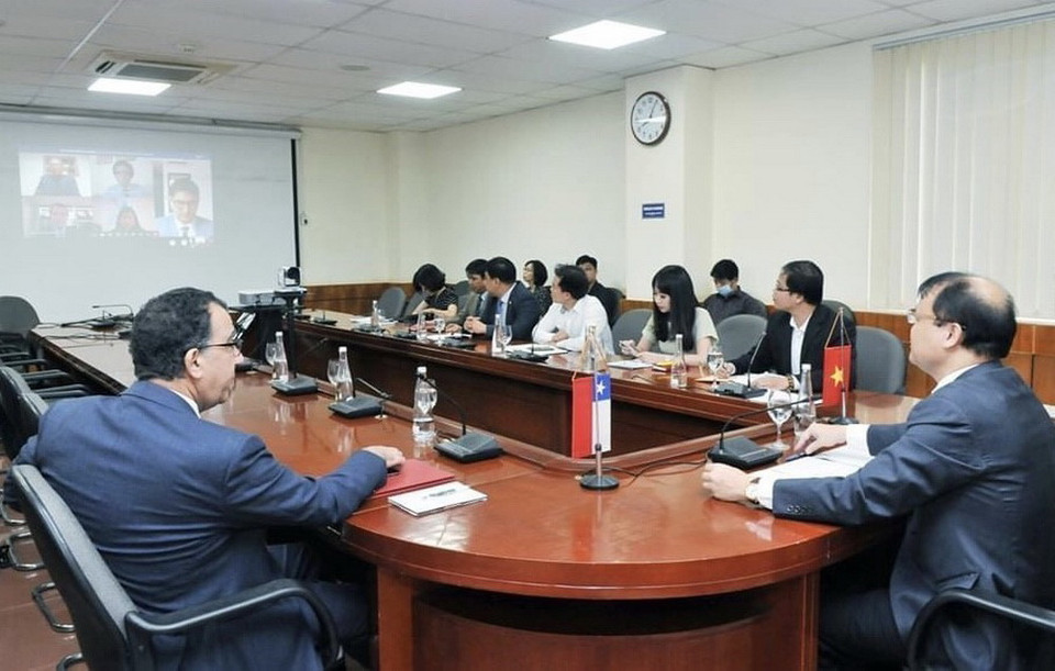 Thứ trưởng Bộ Công Thương Đỗ Thắng Hải làm việc trực tuyến với Thứ trưởng Bộ Ngoại giao Chile Rodrigo Yanez Benitez nhằm thúc đẩy hợp tác kinh tế-thương mại, tận dụng tối đa lợi ích của Hiệp định Thương mại tự do Việt Nam-Chile và Hiệp định Đối tác Toàn diện và Tiến bộ xuyên Thái Bình Dương (CPTPP) để tạo thuận lợi cho hoạt động hợp tác kinh doanh và tiếp cận thị trường của cộng đồng doanh nghiệp hai bên, ngày 4/8/2020. (Ảnh: Trần Việt/TTXVN)