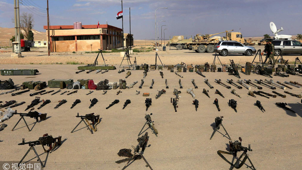 Đủ loại súng máy khác nhau bên cạnh súng dùng đạn cỡ lớn. (Nguồn: SANA)