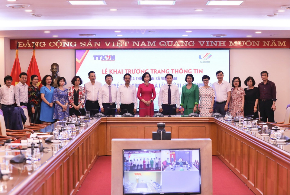 Các đại biểu tham dự trang thông tin. (Ảnh: Hoàng Hiếu/TTXVN)