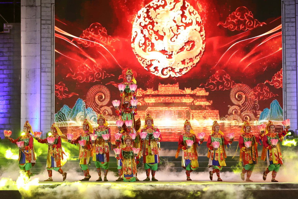 Biểu diễn nghệ thuật Nhã nhạc cung đình Huế tại Lễ khai mạc. (Ảnh: Trung Kiên/TTXVN)