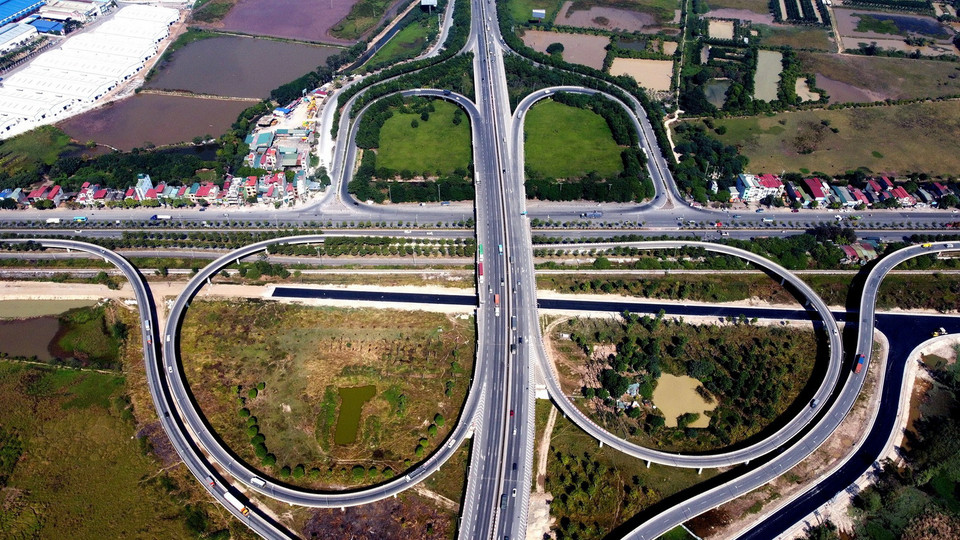 Nút giao thông Quốc lộ 5-cầu Thanh Trì. (Ảnh: Huy Hùng/TTXVN)