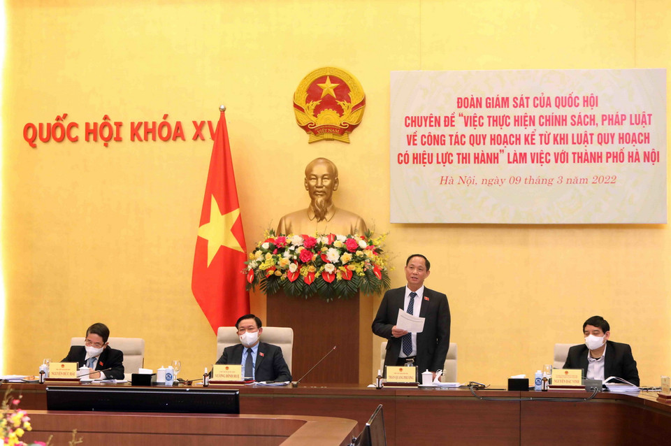  Phó Chủ tịch Quốc hội Trần Quang Phương phát biểu tại buổi làm việc với Ủy ban Nhân dân thành phố Hà Nội về công tác quy hoạch. (Ảnh: An Đăng/TTXVN)