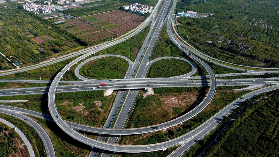 Nút giao thông giữa đường Vành đai 3 với cao tốc Hà Nội-Hải Phòng. (Ảnh: Huy Hùng/TTXVN)