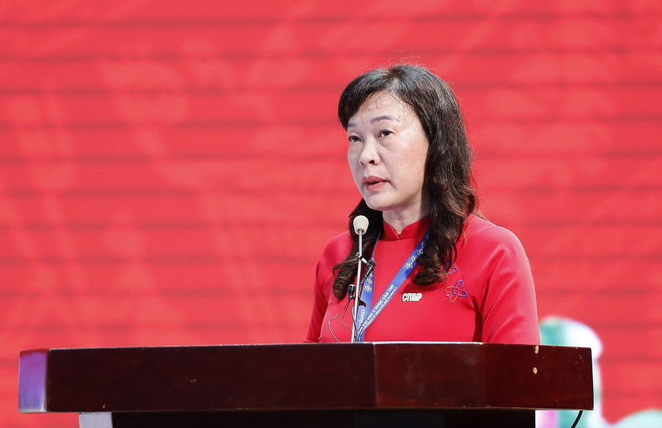 Cử tri Nguyễn Minh Phương, Trường Đại học Y Dược Cần Thơ phát biểu. (Ảnh: Dương Giang/TTXVN)