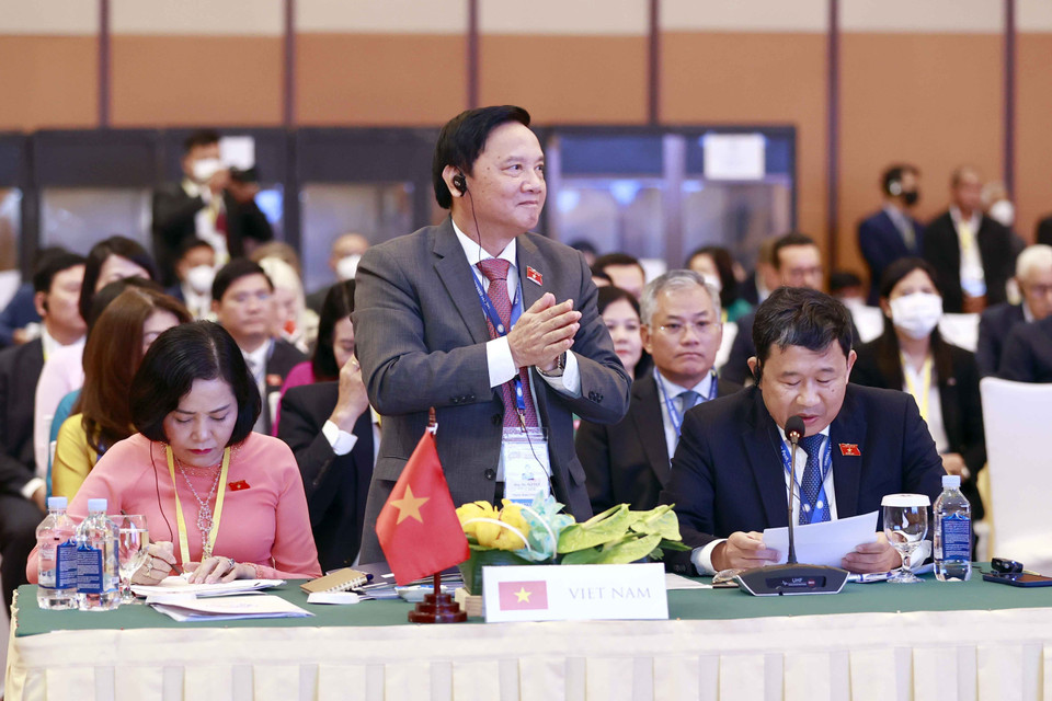 Phó Chủ tịch Quốc hội Nguyễn Khắc Định dự phiên họp. (Ảnh: Doãn Tấn/TTXVN)