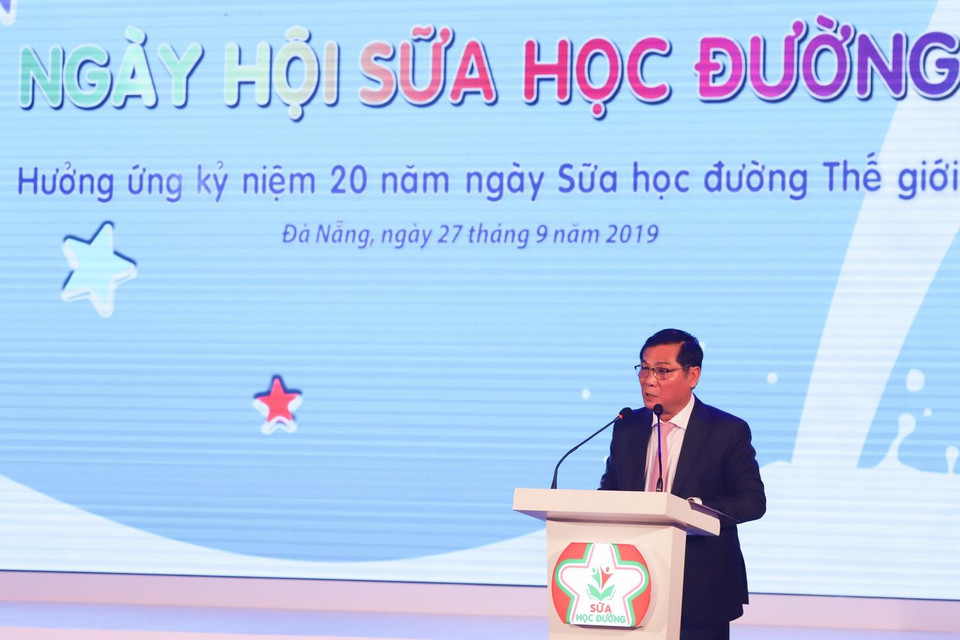 Ông Trần Quang Trung C Chủ tịch Hiệp hội Sữa Việt Nam - chia sẻ về hành trình sữa học đường Thế giới và Việt Nam, đồng thời đánh giá cao vai trò tiên phong của Vinamilk trong việc triển khai tốt chương trình Sữa học đường tại Việt Nam suốt 12 năm qua. (Nguồn: P.V/Vietnam+)