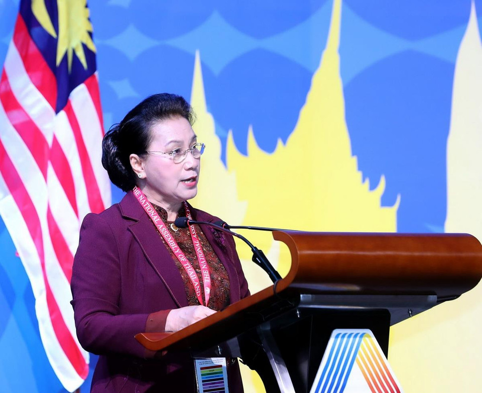 Chủ tịch Quốc hội Nguyễn Thị Kim Ngân phát biểu tại Phiên họp toàn thể thứ nhất Đại hội đồng AIPA 40. (Ảnh: Trọng Đức/TTXVN)