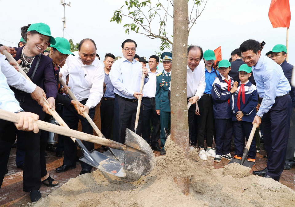 Thủ tướng Nguyễn Xuân Phúc dự Lễ phát động Tết trồng cây đời đời nhớ ơn Bác Hồ năm 2019. (Ảnh: Thống Nhất/TTXVN)