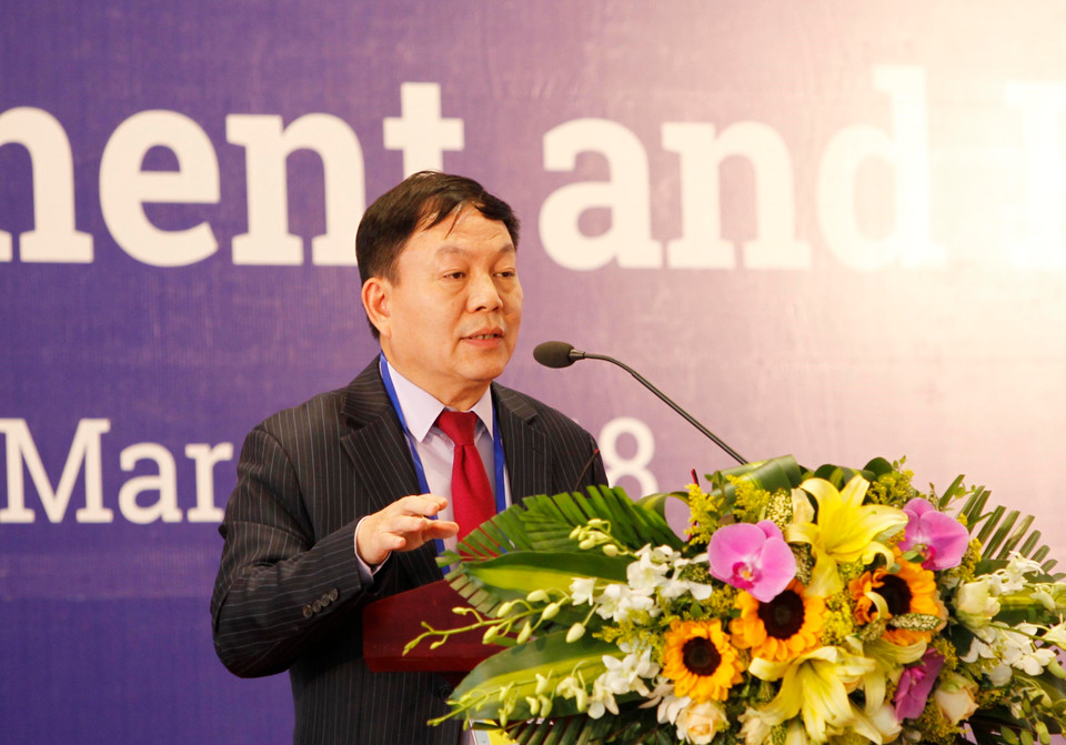 Ông Lê Đăng Dũng, Phó Tổng Giám đốc Tập đoàn Viettel phát biểu tại phiên thảo luận "Phát triển cơ sở hạ tầng và Tài chính cho cơ sở hạ tầng". (Ảnh: TTXVN)