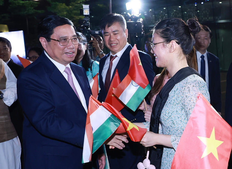 Lễ đón Thủ tướng Phạm Minh Chính tại sân bay quân sự Palam, Thủ đô New Delhi. (Ảnh: Dương Giang/TTXVN)