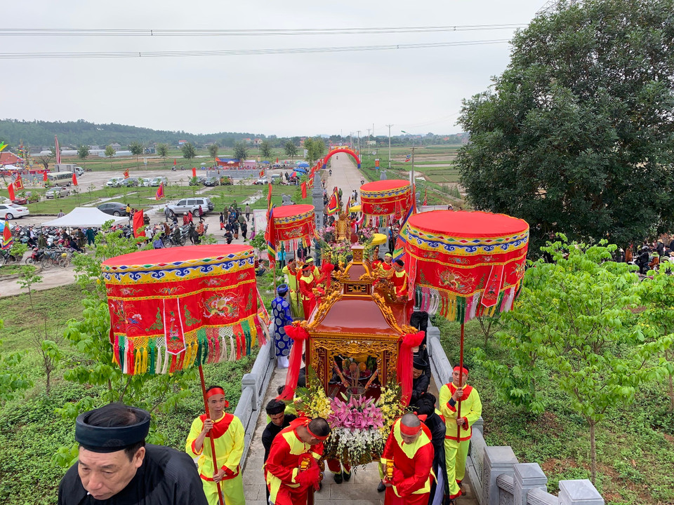  Lễ rước nước tại Lễ hội Thái Miếu nhà Trần. (Ảnh: TTXVN phát) 