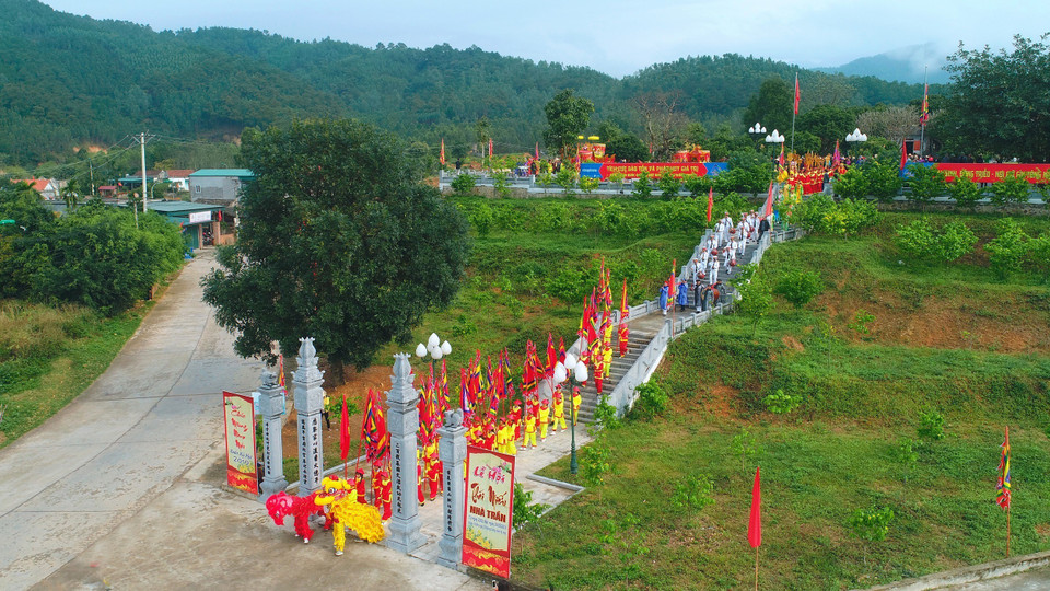 Lễ rước nước tại Lễ hội Thái Miếu nhà Trần. (Ảnh: TTXVN phát)