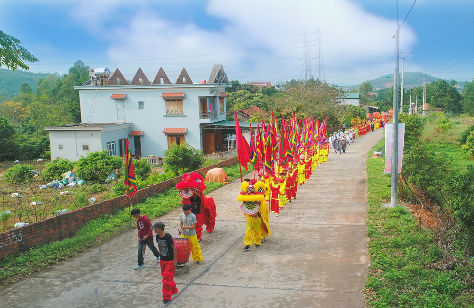 Lễ rước nước tại Lễ hội Thái Miếu nhà Trần. (Ảnh: TTXVN phát)