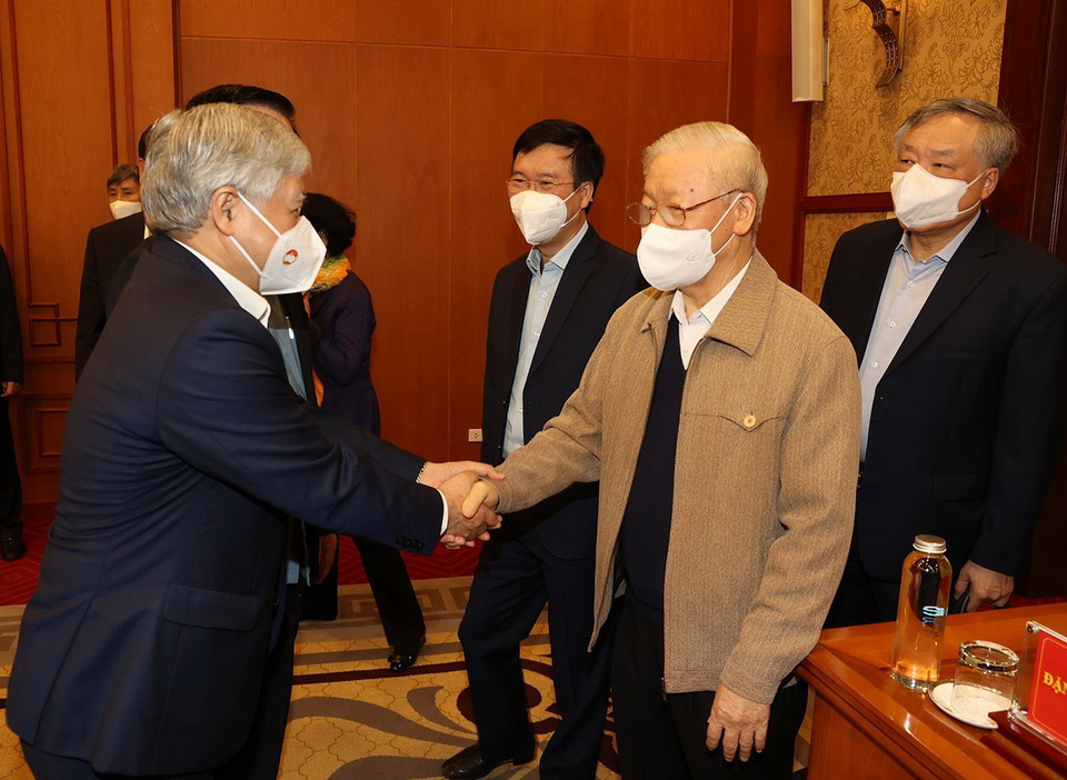 Tổng Bí thư Nguyễn Phú Trọng với các đại biểu dự Phiên họp thứ 21. (Ảnh: Trí Dũng/TTXVN)