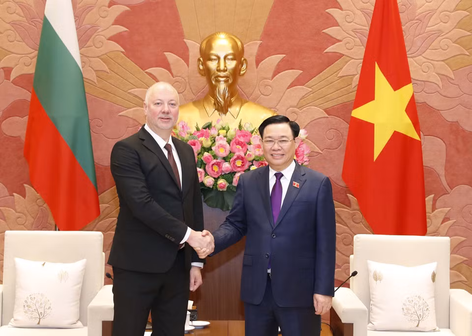 Chủ tịch Quốc hội Vương Đình Huệ hội đàm hẹp với Chủ tịch Quốc hội Bulgaria Rossen Dimitrov Jeliazkov. (Ảnh: Nhan Sáng/TTXVN)