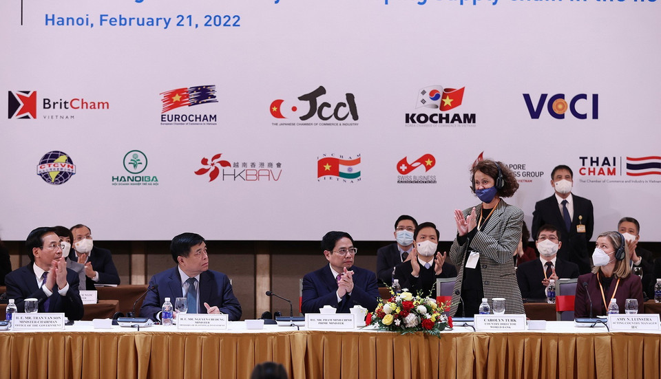  Bà Carolyn Turk, Giám đốc quốc gia Ngân hàng thế giới tại Việt Nam đồng chủ trì Phiên cấp cao Diễn đàn doanh nghiệp Việt Nam thường niên (VBF). (Ảnh: Dương Giang/TTXVN) 