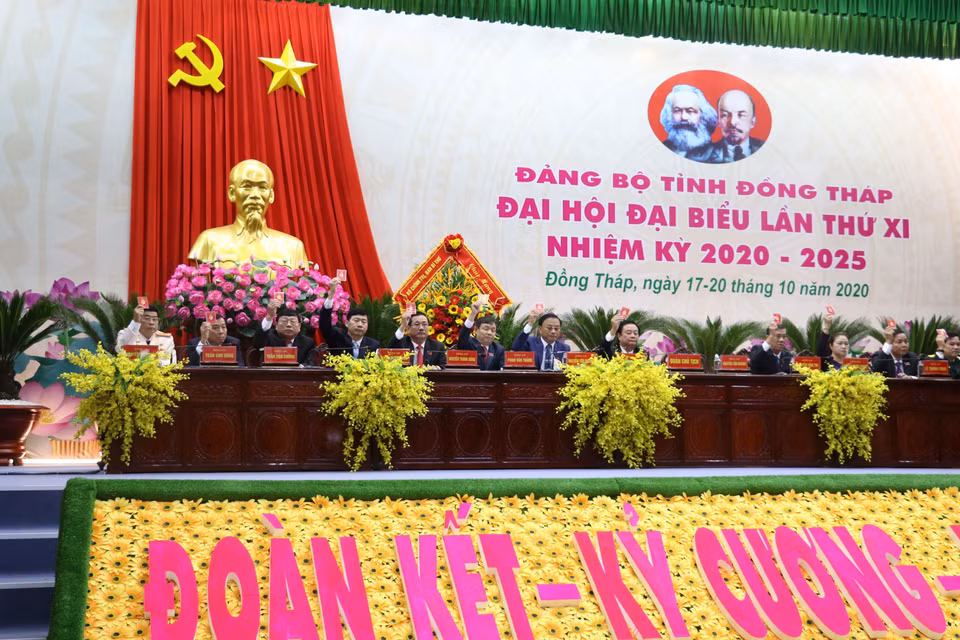 Đoàn Chủ tịch điều hành Đại hội. (Ảnh: Nguyễn Văn Trí/TTXVN)