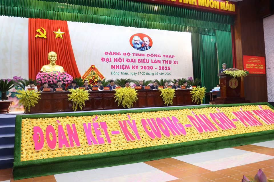 Đoàn Chủ tịch điều hành Đại hội. (Ảnh: Nguyễn Văn Trí/TTXVN)