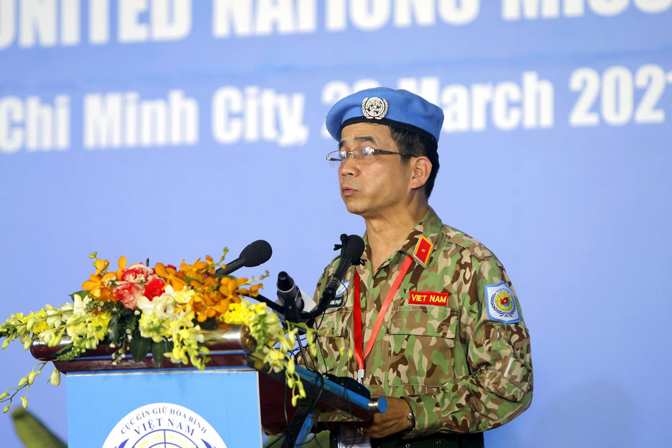  Thiếu tướng Hoàng Kim Phụng, Cục trường Cục gìn giữ hòa bình Việt Nam phát biểu tại lễ xuất quân. (Ảnh: Thanh Vũ/TTXVN)