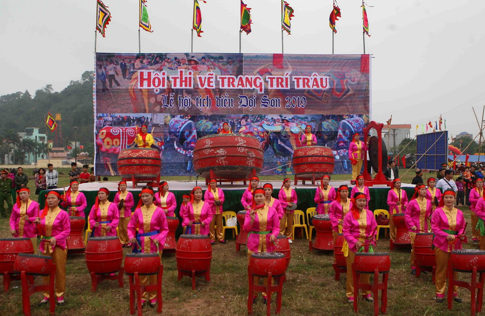 Màn trống hội chào mừng. (Ảnh: Thanh Tùng/TTXVN)