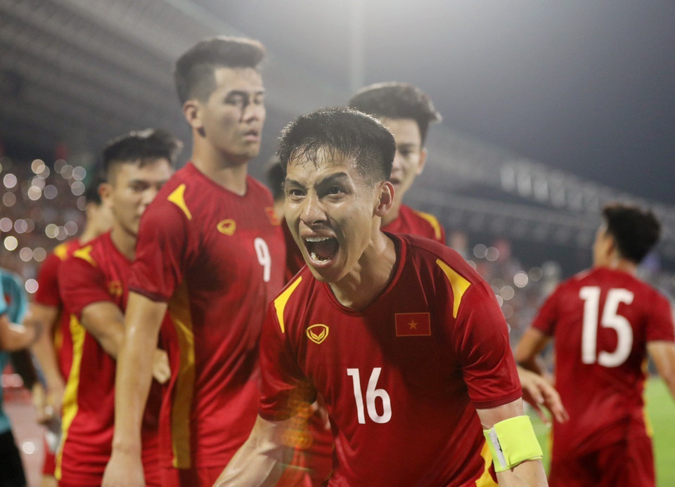 Tiền vệ đội trưởng Hùng Dũng cùng với Tiến Linh và Hoàng Đức là 3 nhân tố quan trọng làm nên thành công của đội tuyển nam U23 Việt Nam tại kỳ SEA Games 31 này. (Ảnh: TTXVN)