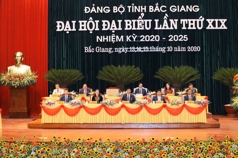 Đoàn Chủ tịch Đại hội. (Ảnh: Doãn Tấn/TTXVN)