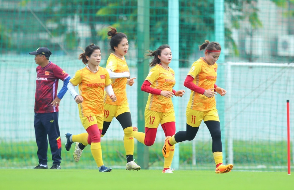 Huấn luyện viên Mai Đức Chung cho biết ban huấn luyện đã phải tính toán để phân bổ thời gian rèn luyện sao cho khoa học. (Ảnh: TTXVN phát)