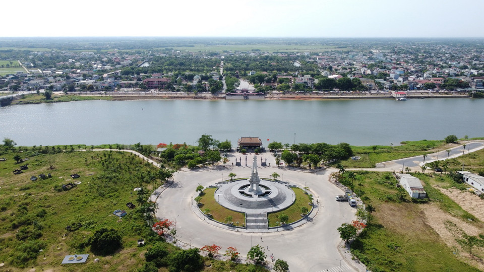  Tượng đài Chiến thắng bờ bắc sông Thạch Hãn. (Ảnh: Thanh Thủy/TTXVN)