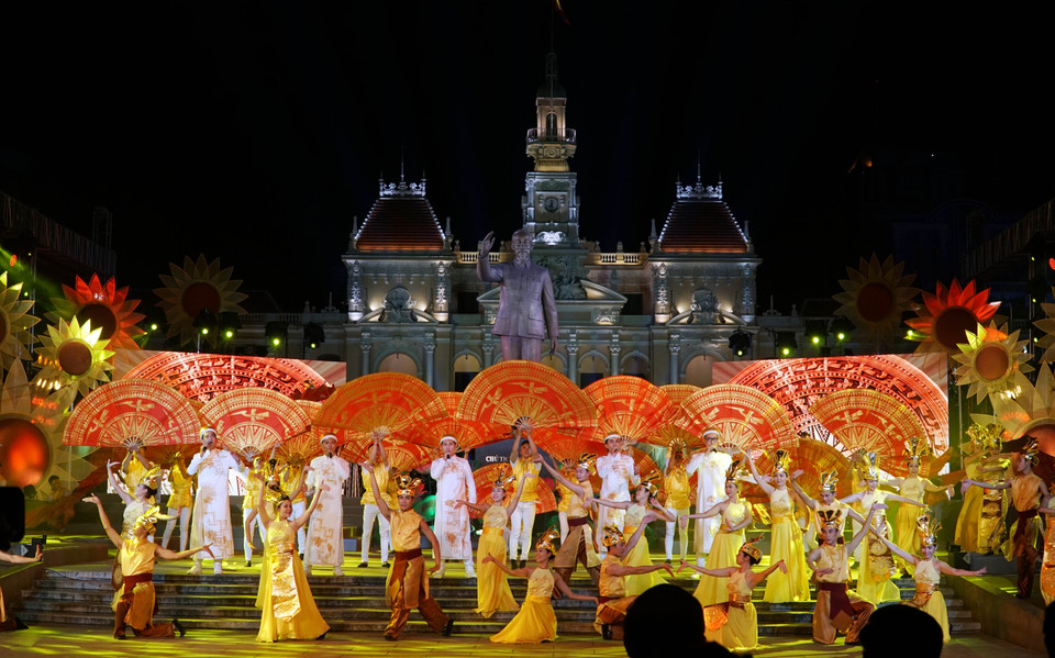 Tiết mục biểu diễn tại TP.HCM. (Ảnh: Phương Vy/TTXVN)