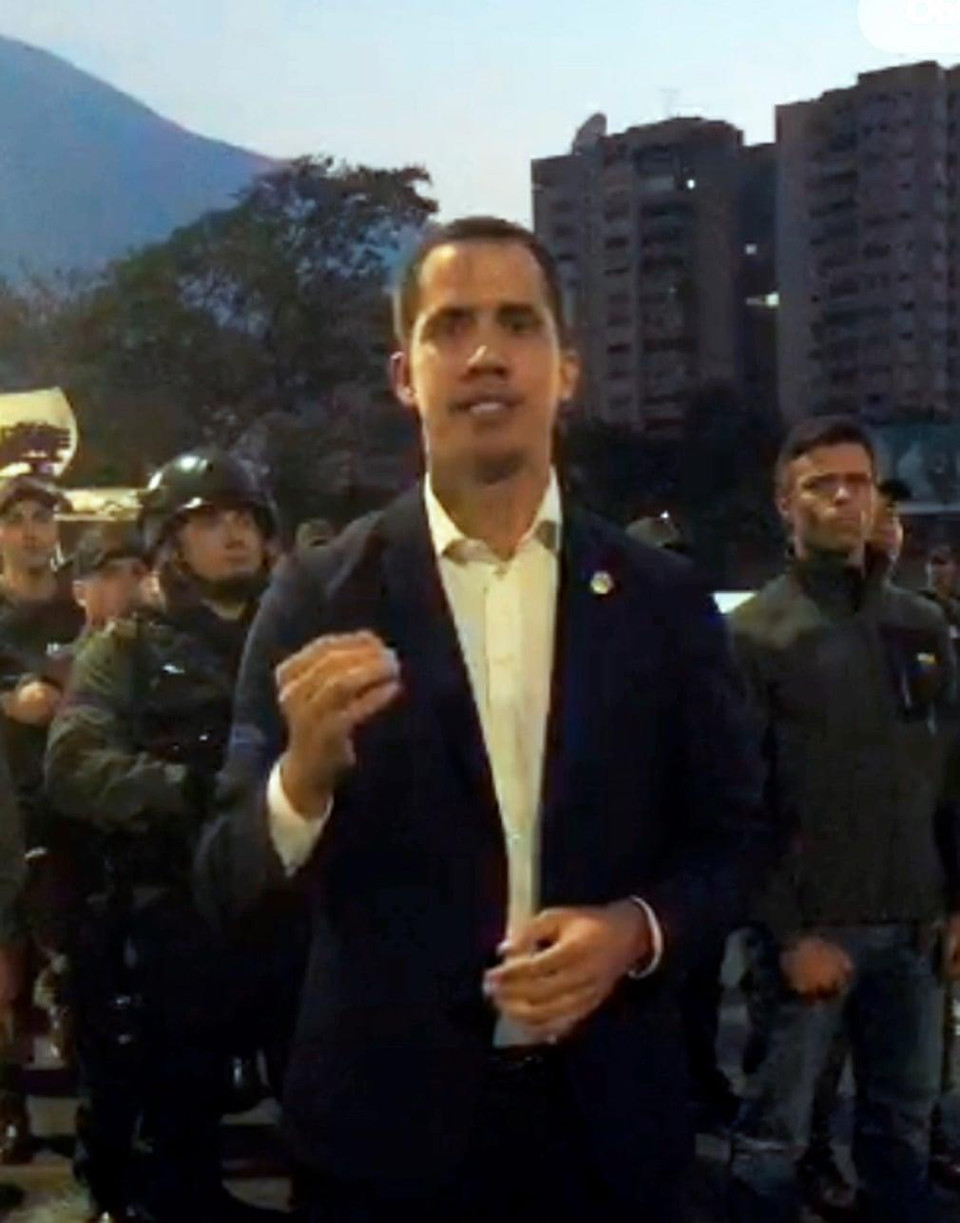 Trong một bài phát biểu qua video vào ngày 30/4, Juan Guaido tuyên bố đang tiến hành "giai đoạn cuối" trong kế hoạch lật đổ ông Maduro. (Nguồn: Guardian)