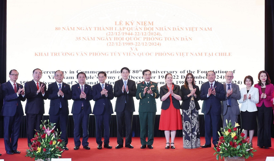 Chủ tịch nước Lương Cường và các đại biểu dự lễ kỷ niệm. (Ảnh: Lâm Khánh/TTXVN)