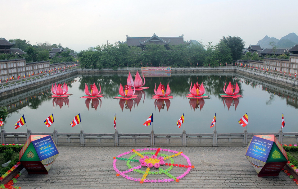  HTML clipboardKhuôn viên chùa Bái Đính trước ngày khai mạc Vesak 2014. (Ảnh: Lâm Khánh/TTXVN)