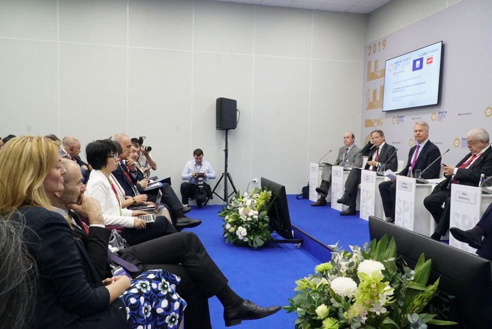 Phó Tổng Giám đốc TTXVN Vũ Việt Trang dự phiên họp lãnh đạo các hãng thông tấn hàng đầu thế giới, trong khuôn khổ Diễn đàn Kinh tế Quốc tế Saint Petersburg lần thứ 23 (SPIEF-2019), diễn ra tại thành phố Saint Petersburg (Liên bang Nga), ngày 6/6/2019. (Ảnh: Tâm Hằng/TTXVN)