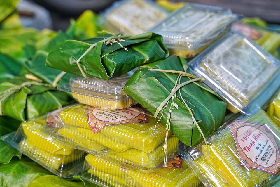 Ngoài cốm tươi các đặc sản từ cốm còn có: xôi cốm, bánh cốm, chè cốm. (Ảnh: Khánh Hòa/TTXVN)