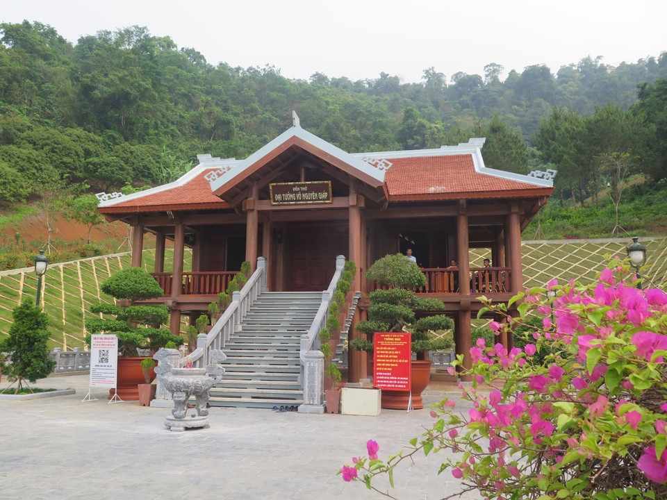 Đền thờ Đại tướng Võ Nguyên Giáp ở xã Gia Phù, huyện Phù Yên, tỉnh Sơn La. (Ảnh: Nguyễn Cường/TTXVN)