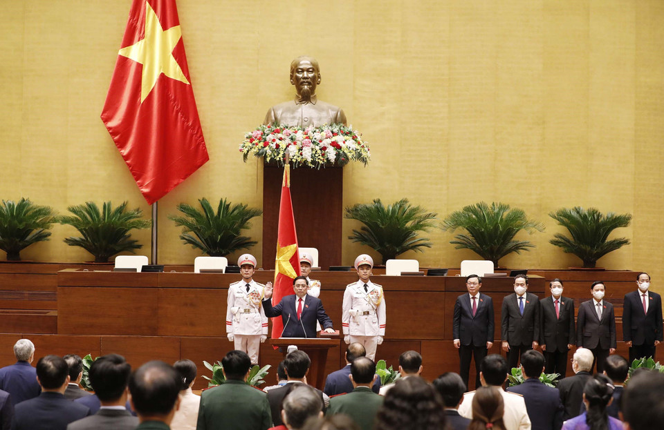 Hình ảnh Thủ tướng Phạm Minh Chính tuyên thệ trước Quốc hội, đồng bào và cử tri cả nước. (Ảnh: Trọng Đức/TTXVN)