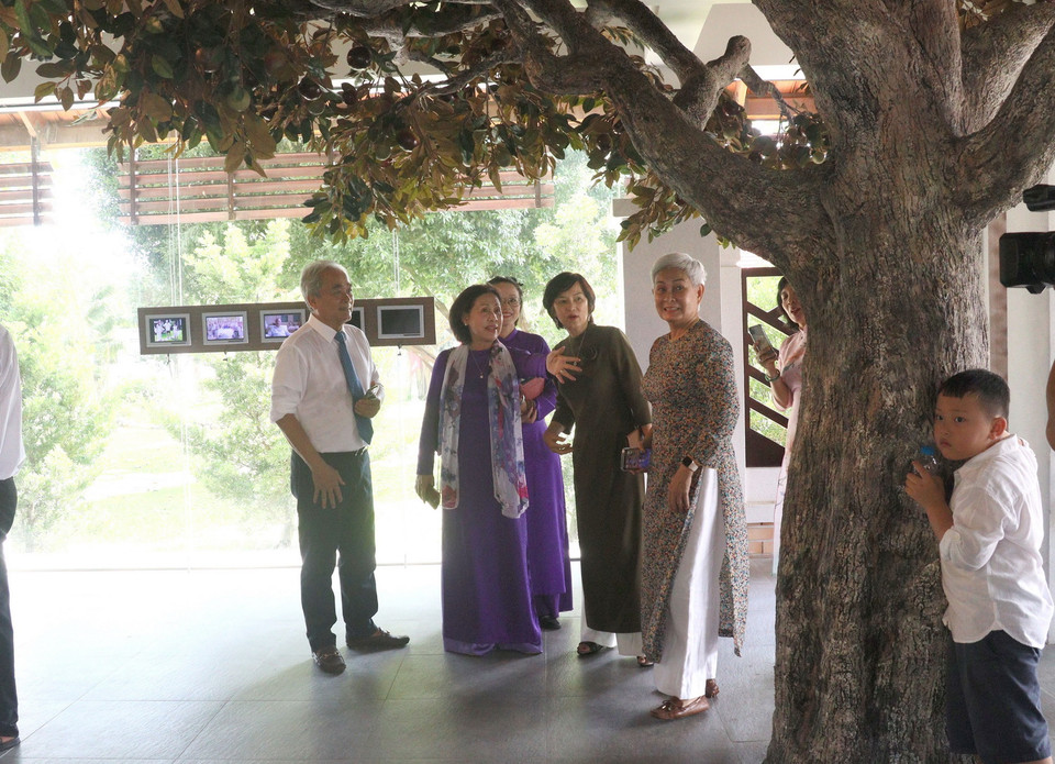 Không gian trưng bày chuyên đề “Vườn ông Sáu Dân.” (Ảnh: Lê Thúy Hằng/TTXVN)