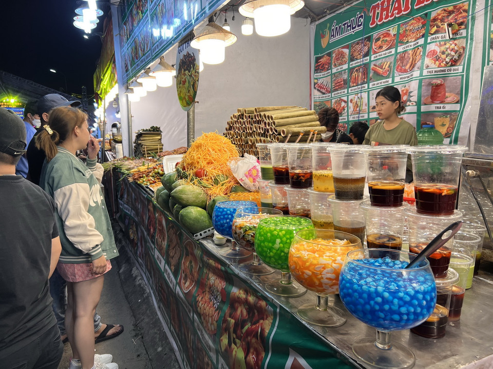 Hoạt động ẩm thực trong khuôn khổ Ngày hội. (Ảnh: Ánh Tuyết/TTXVN)