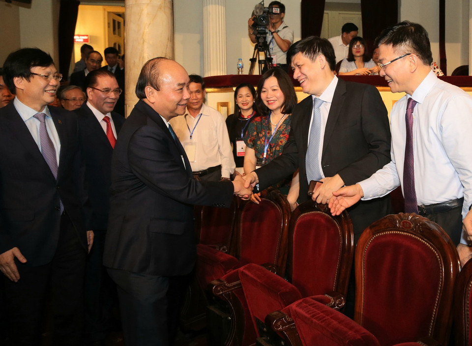 Thủ tướng Nguyễn Xuân Phúc, các lãnh đạo Đảng, Nhà nước và các đại biểu dự Lễ trao giải báo chí. (Ảnh: Doãn Tấn/TTXVN)