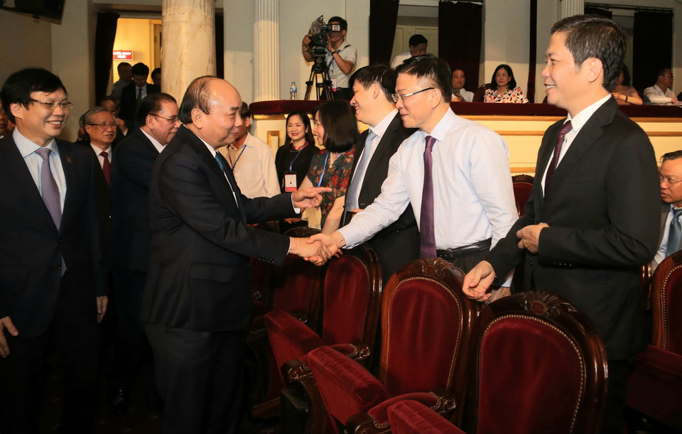 Thủ tướng Nguyễn Xuân Phúc, các lãnh đạo Đảng, Nhà nước và các đại biểu dự Lễ trao giải báo chí. (Ảnh: Doãn Tấn/TTXVN)