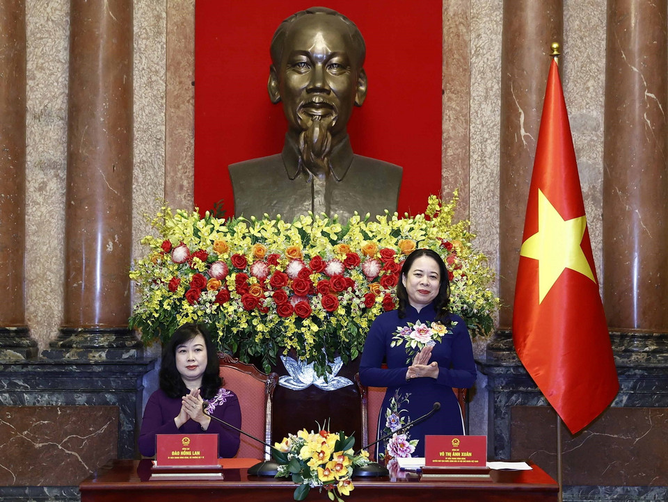 Quyền Chủ tịch nước Võ Thị Ánh Xuân tại buổi tiếp các thầy thuốc, cán bộ y tế tiêu biểu toàn quốc. (Ảnh: Thống Nhất/TTXVN)