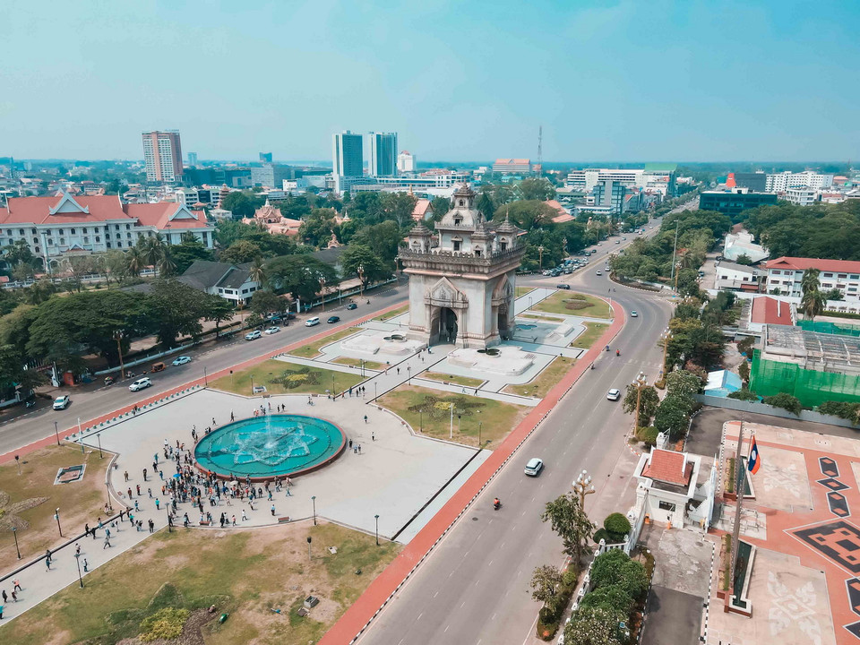 Một góc Patuxai từ trên cao. (Ảnh: Đỗ Bá Thành/Vietnam+)