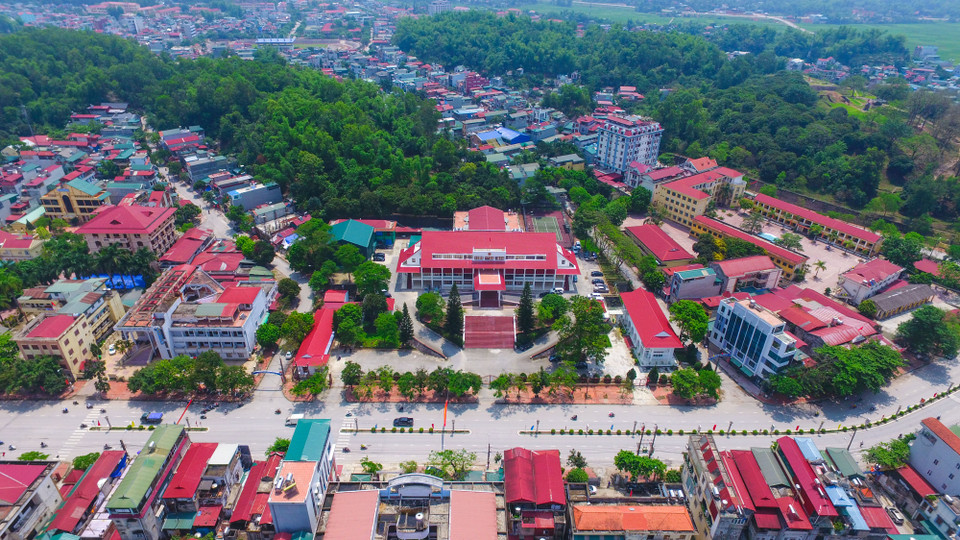 Thành phố Điện Biên Phủ đang ngày một thay da đổi thịt. (Ảnh: Xuân Tư/TTXVN)