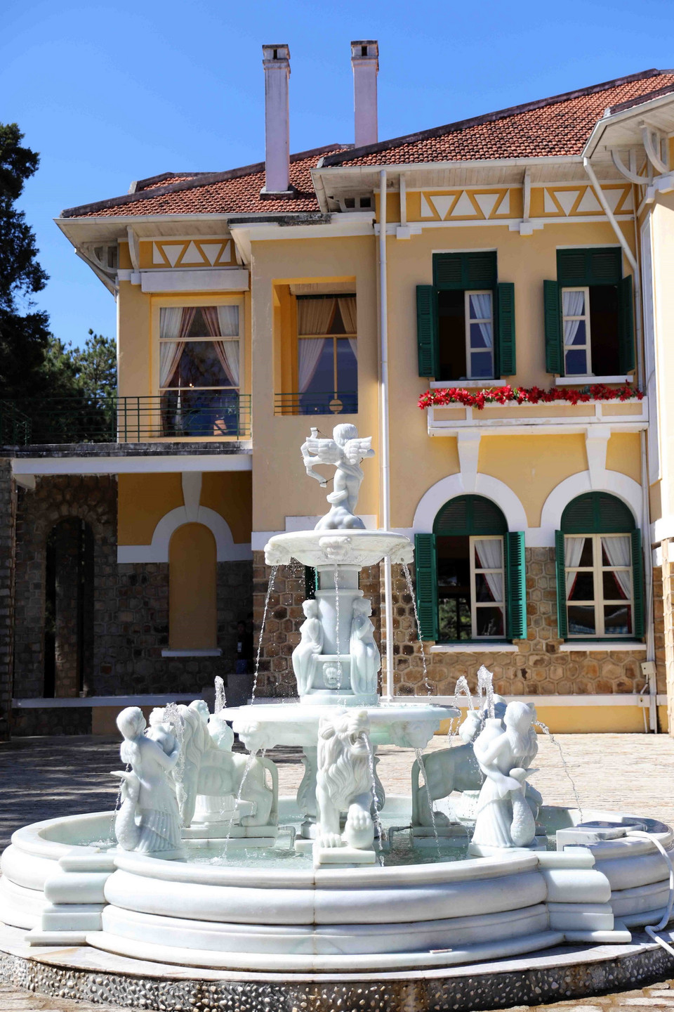 Một số kiến trúc phong cách châu Âu được đưa dinh 1 Bảo Đại sau khi đại trùng tu năm 2015. (Ảnh: Nhật Anh/TTXVN)