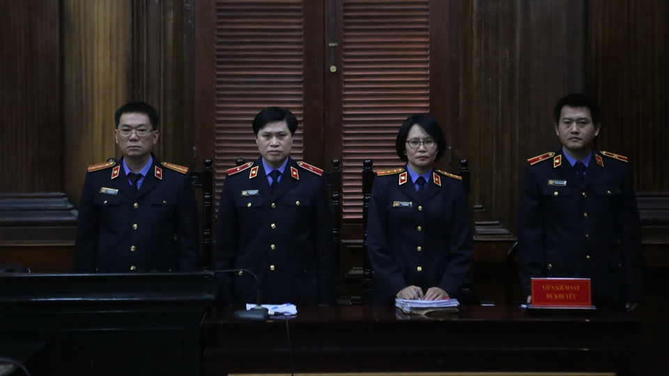 Các Kiểm sát viên tham gia phiên tòa. (Ảnh: Thành Chung/TTXVN)