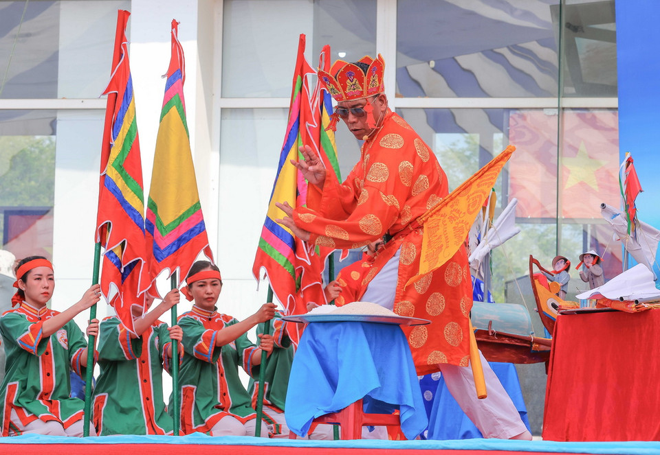 “Lễ khao lề thế lính Hoàng Sa” được đưa vào Danh mục Di sản phi vật thể quốc gia, loại hình Tập quán xã hội và tín ngưỡng từ tháng 4/2013. (Ảnh: Hoàng Hiếu/TTXVN)