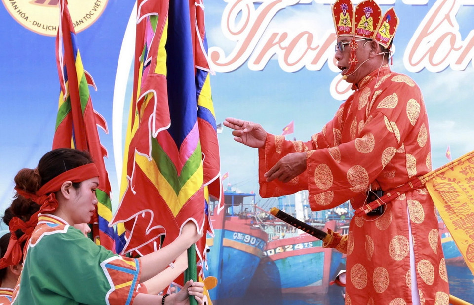 "Huyền không đại pháp sư" thực hiện lễ tế tại chương trình. (Ảnh: Vân Chi/TTXVN phát)